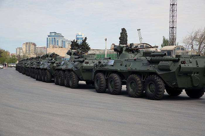 СМИ: Москва обещает повысить боеспособность азербайджанской армии 