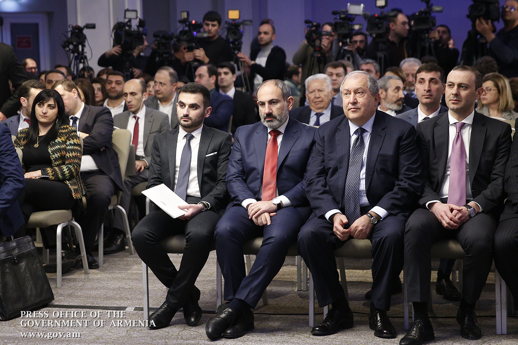 В Ереване презентован новый аналитический центр "Орбели". В мероприятии участвовали премьер, президент, эксперты и историки 