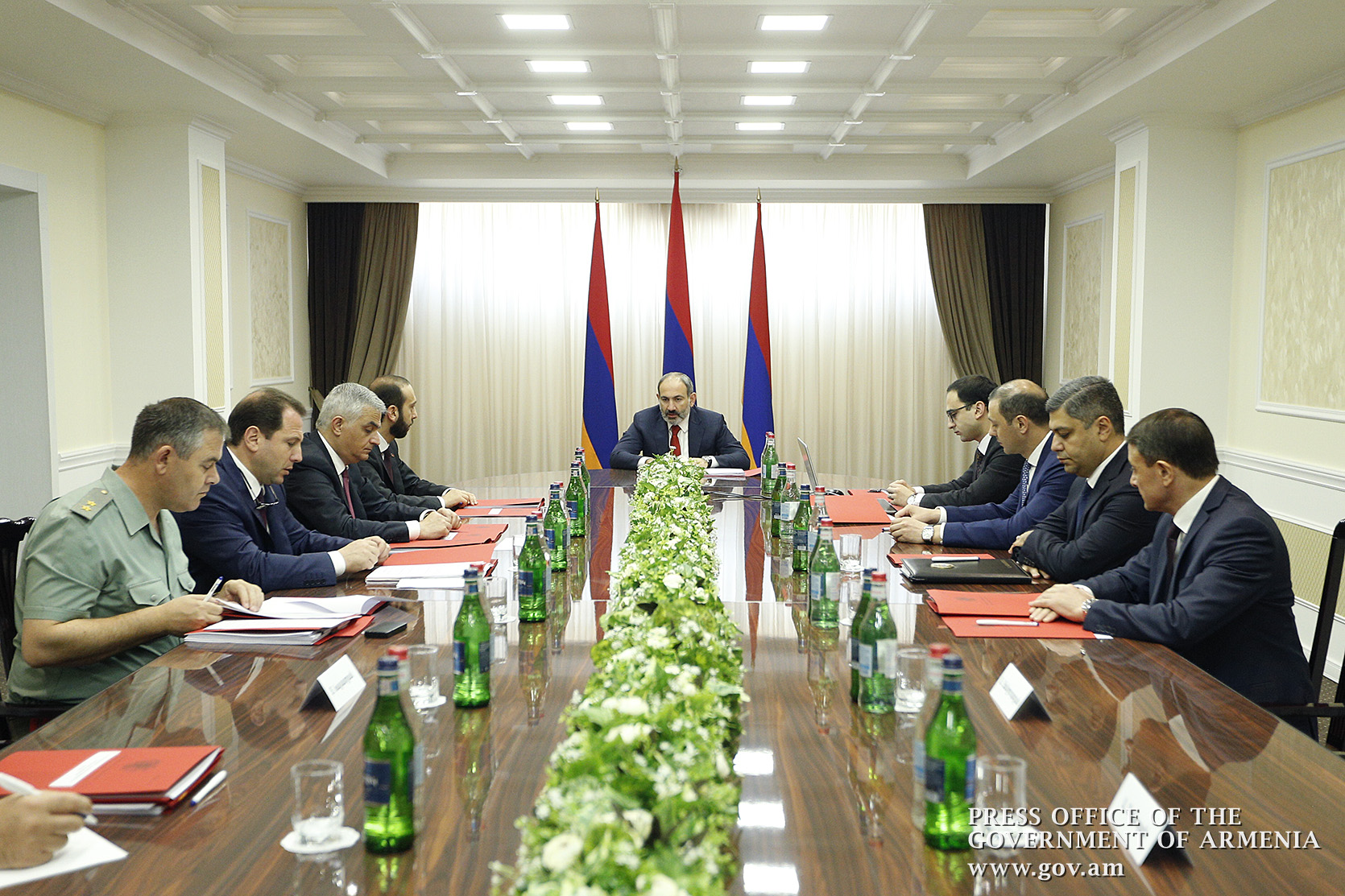 Никол Пашинян созвал заседание Совета безопасности 