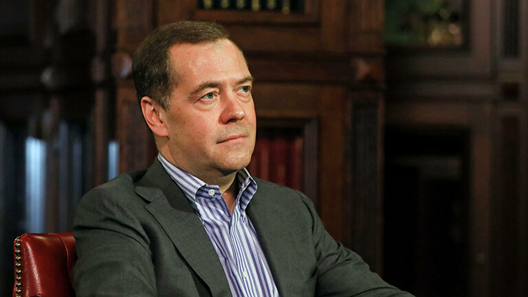 Медведев заявил о возможном ужесточении мер из-за коронавируса 