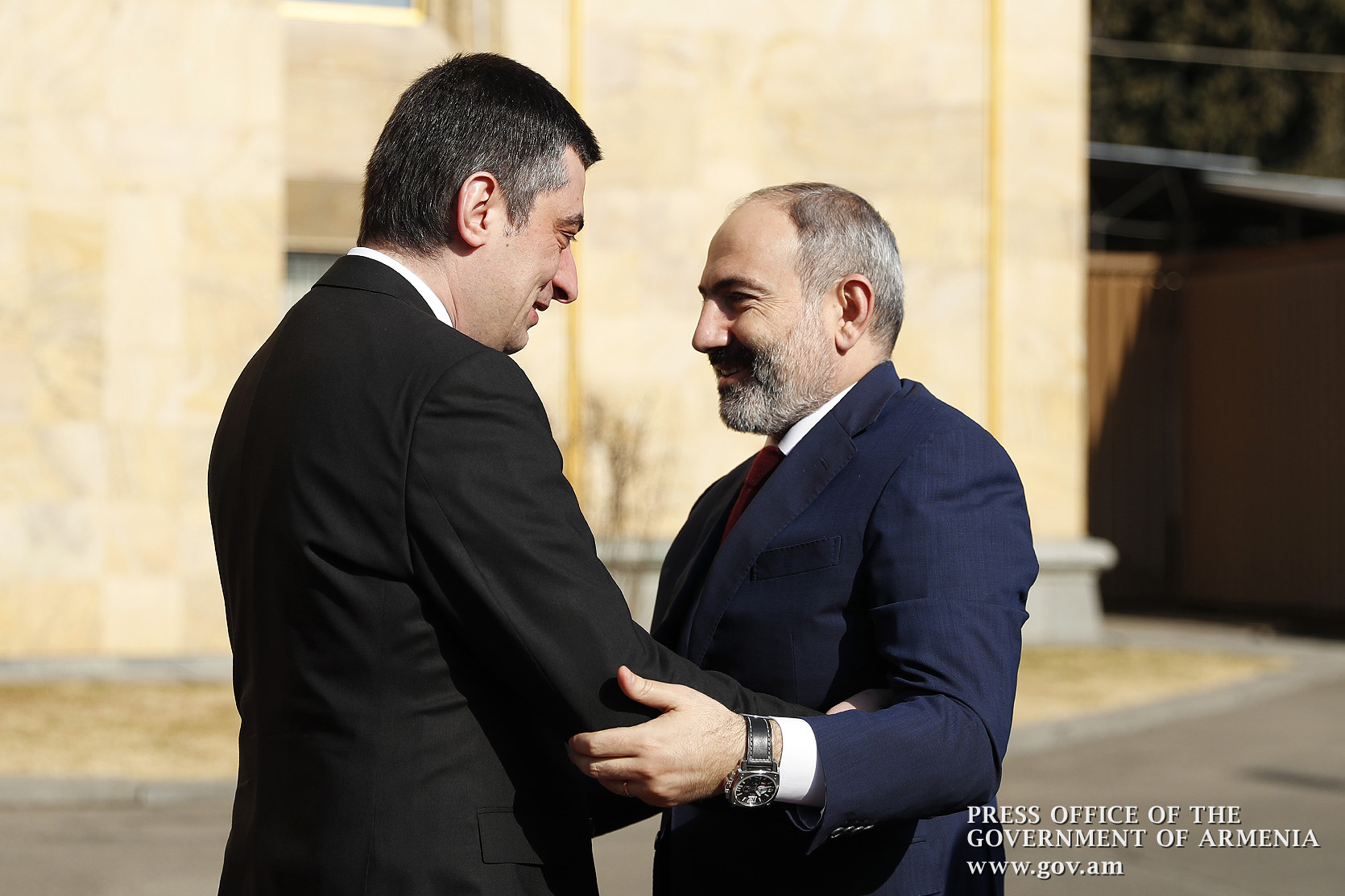 Премьеры Армении и Грузии обсудили вопросы перевозок армянских грузов через территорию Грузии 