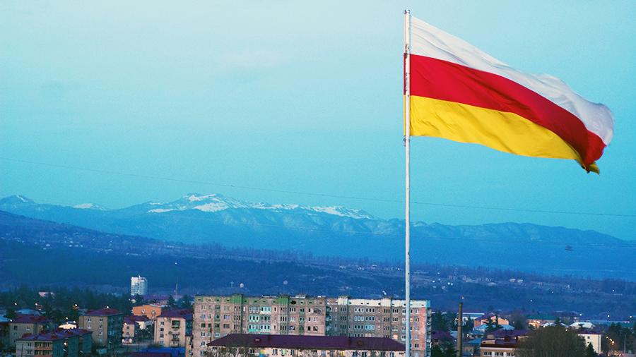 Глава Южной Осетии поздравил Араика Арутюняна с избранием на пост Президента Республики Арцах 
