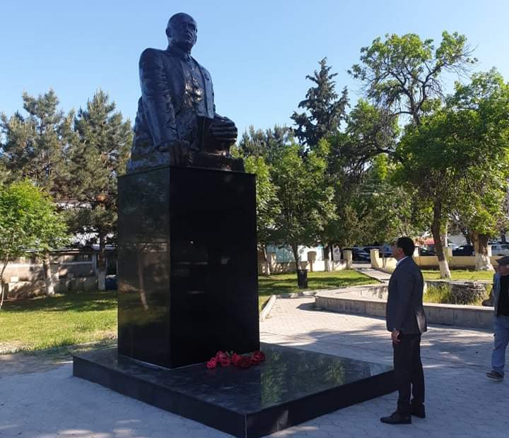 В Грузии требуют снести  памятник азербайджанцу Нариману Нариманову 