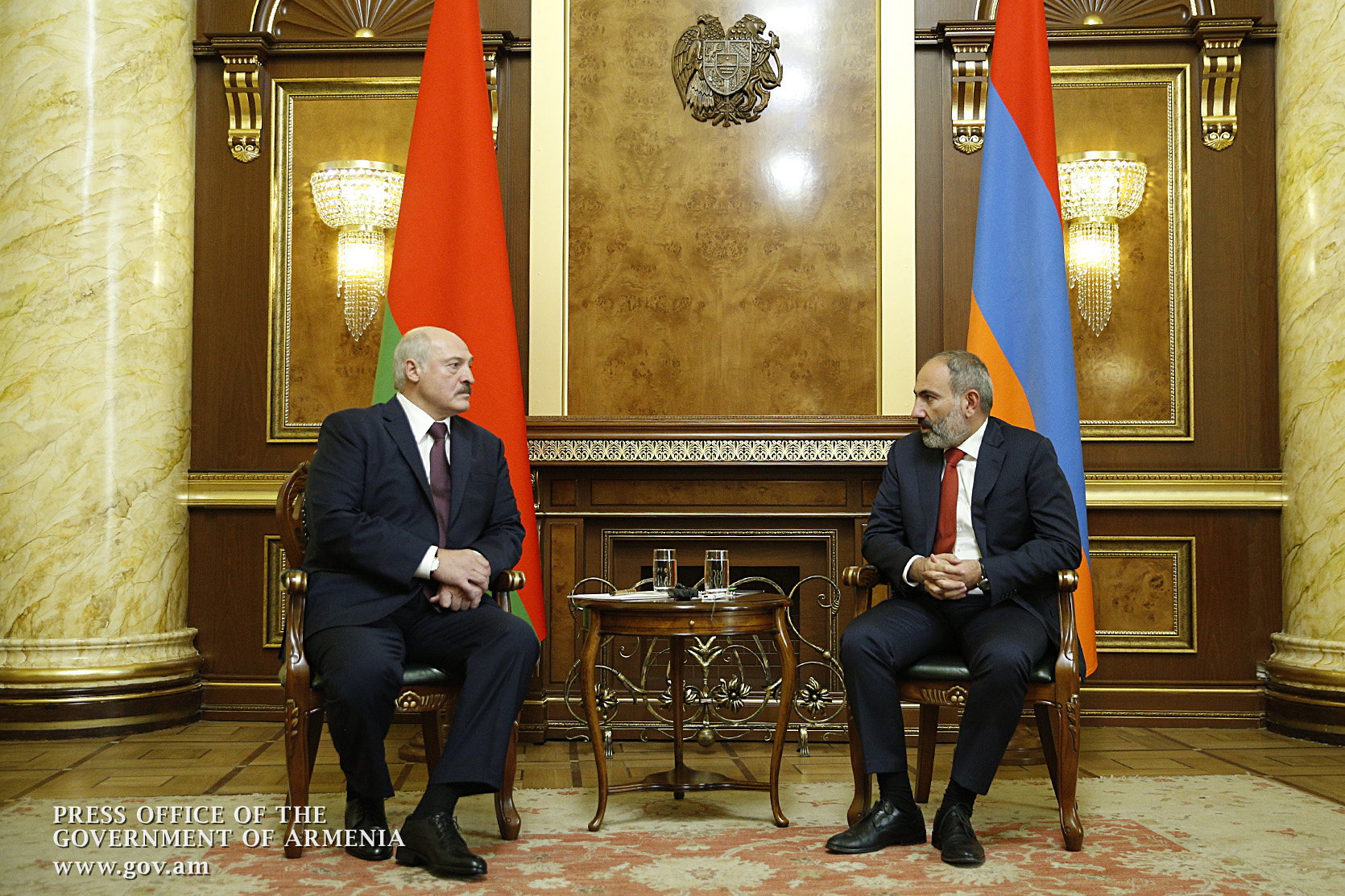Никол Пашинян и Александр Лукашенко обсудили вопросы сотрудничества в сложившейся вследствие коронавируса ситуации 