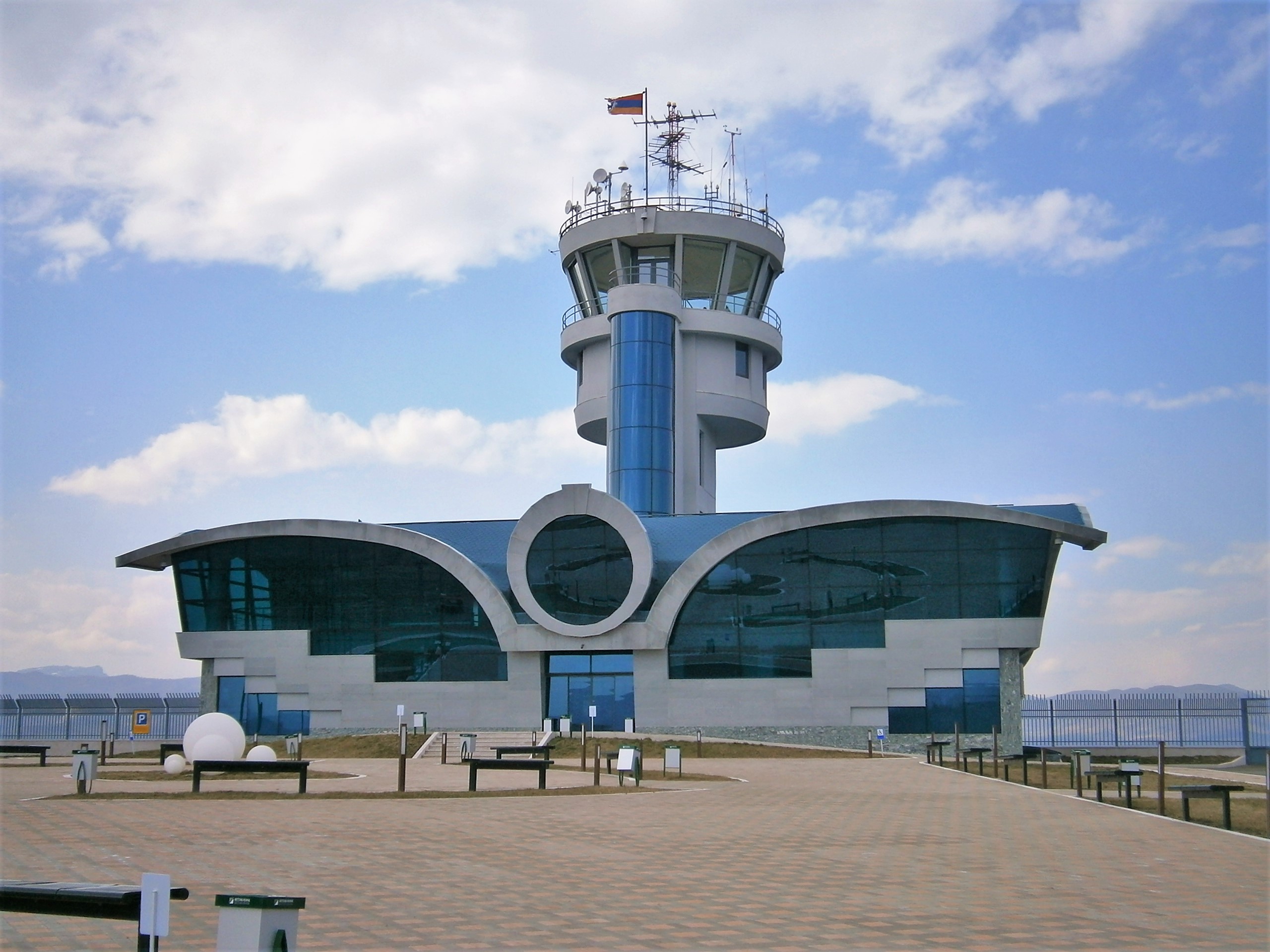 Российские миротворцы готовят к эксплуатации аэропорт Степанакерта 