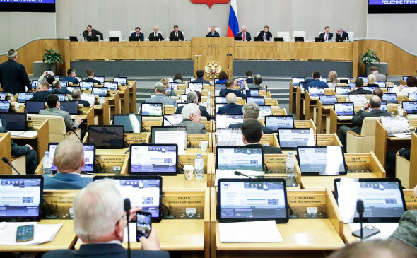 В Думе объяснили, кого затронут повышенные налоги для уехавших 