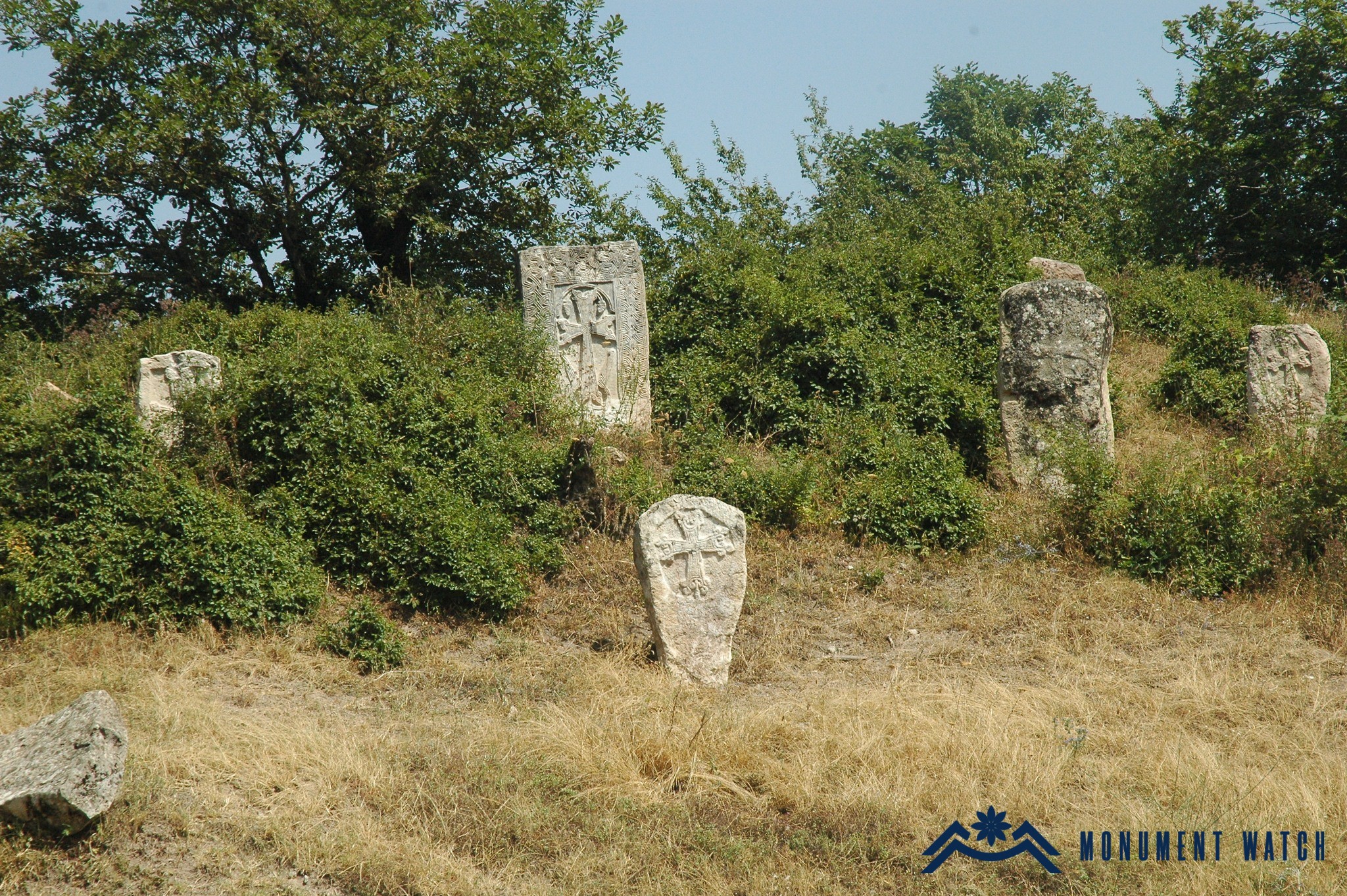 Поле хачкаров у села Кичан Арцаха 