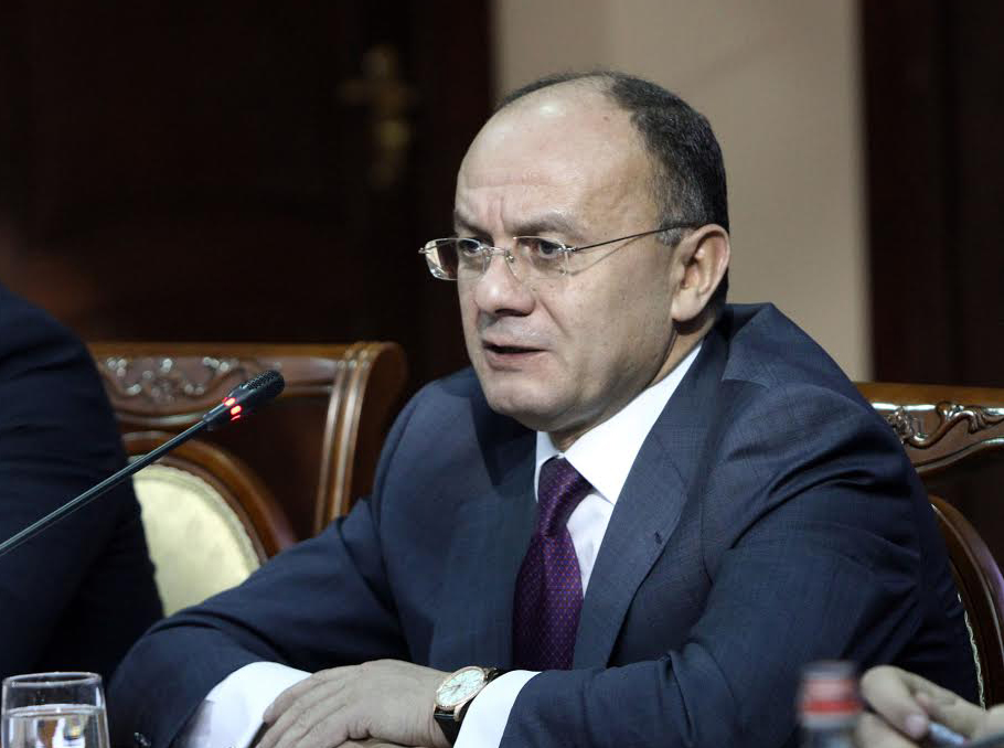 Экс-министр обороны Армении: За время моей работы мы освободили 1000 гектаров в направлении Нахиджевана  