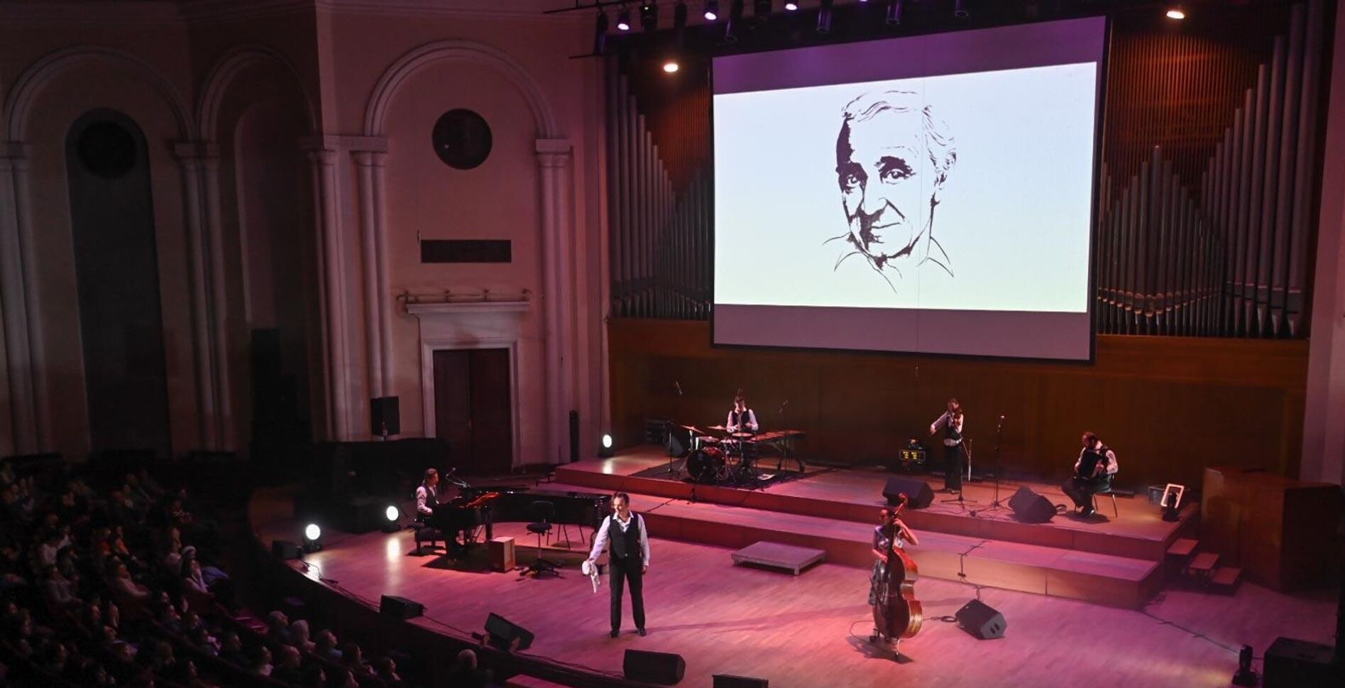 50 стран, более 1 млн зрителей – в Армении представили спектакль "Formidable Aznavour" 