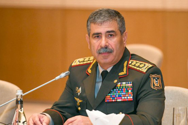 Министр обороны Азербайджана посетит Иран 