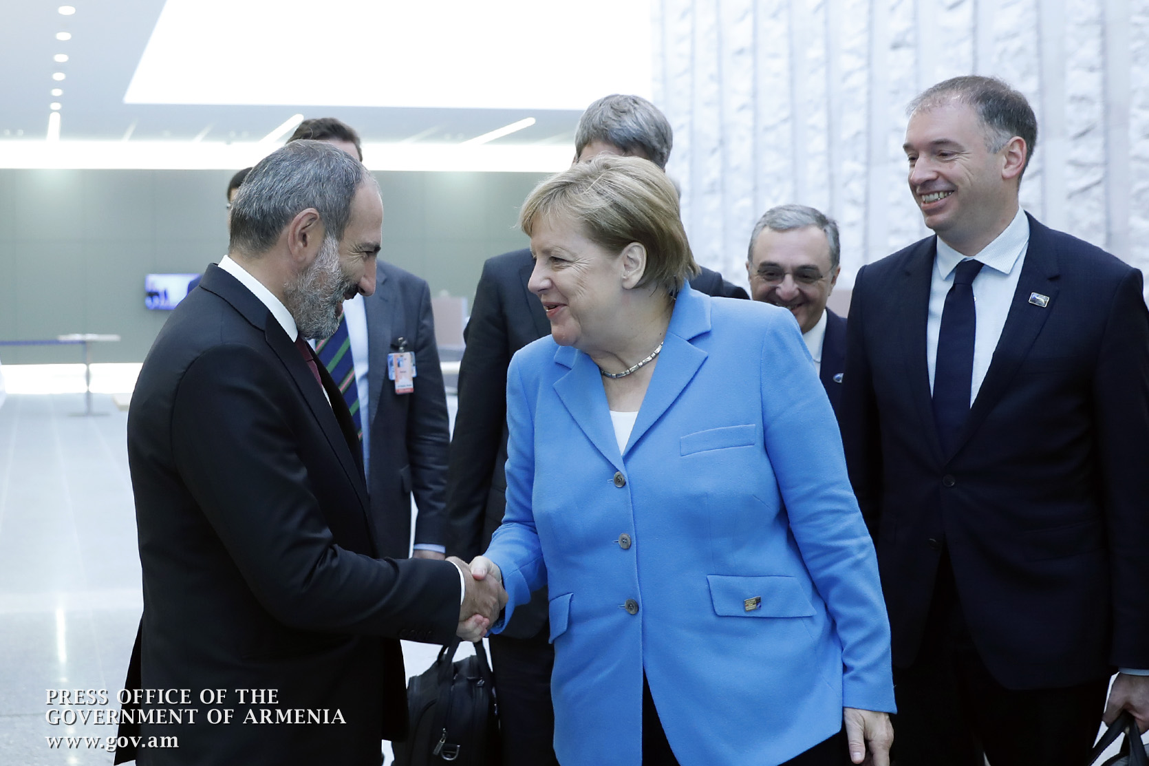 Ангела Меркель поздравила Никола Пашиняна с победой на выборах 
