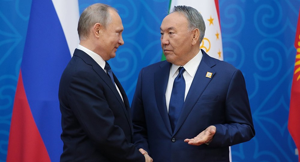 Путин поговорил с Назарбаевым 