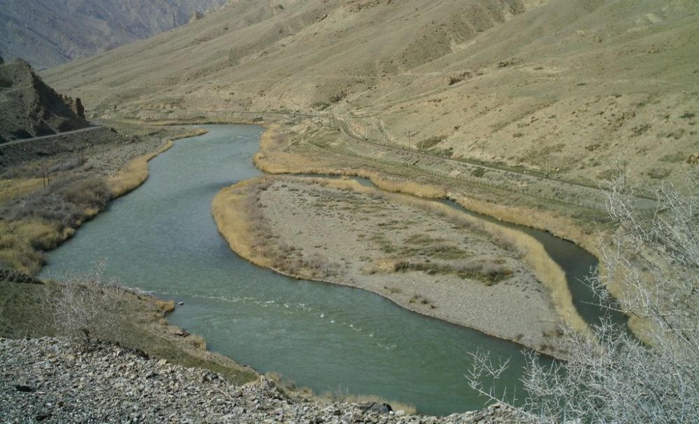 Из-за строительства водохранилищ в Турции водные ресурсы реки Аракс значительно сократились 