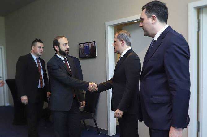 Мирзоян: Армения получила ответ Азербайджана на предложения по мирному договору 
