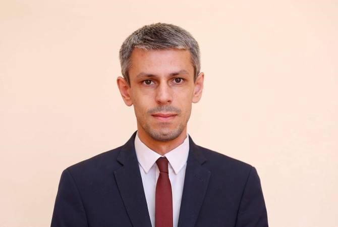 Армен Хачатрян назначен начальником Управления информации и связи с общественностью аппарата правительства 