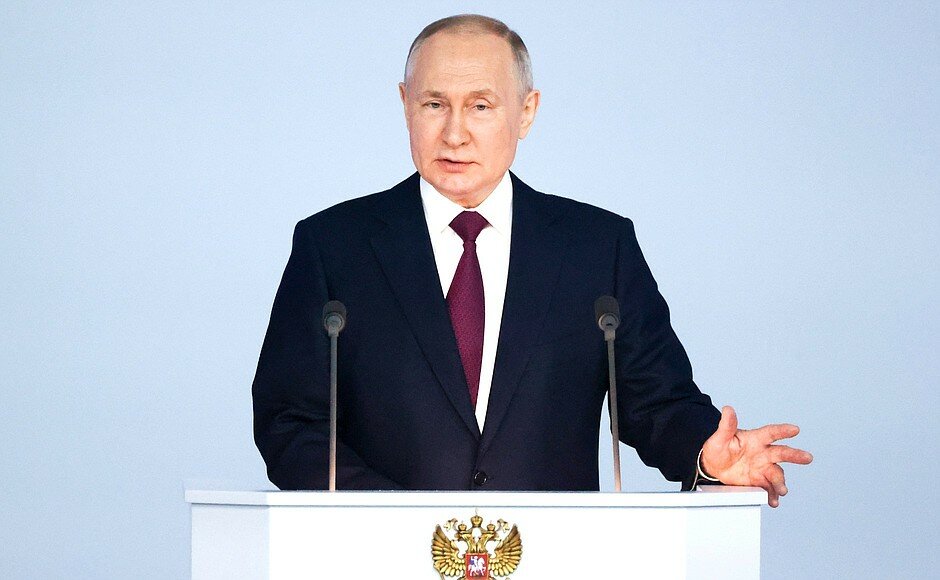 Путин сообщил послам о новой концепции внешней политики России  