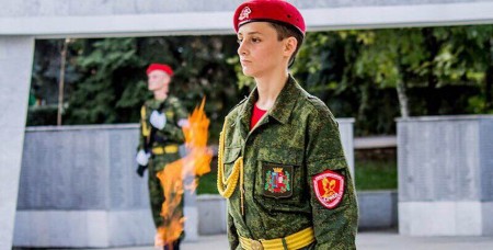 Шойгу наградил юнармейца Давида Ананяна 