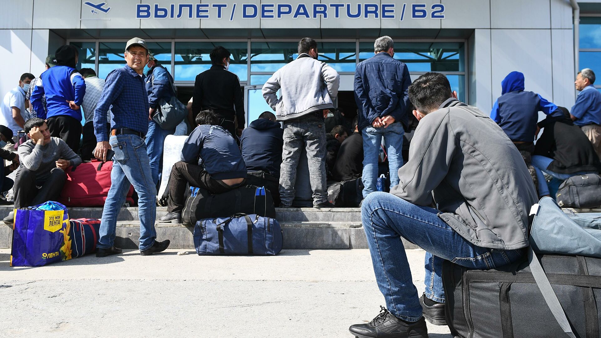 В Совете безопасности заявили, что иностранные спецслужбы используют незаконную миграцию против РФ 