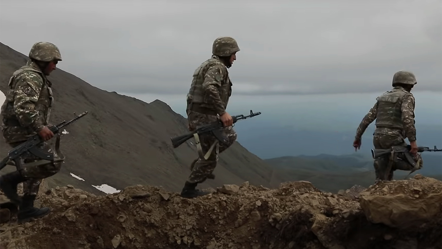 МО Армении: Состояние одного из 10 военнослужащих, раненных на армяно-азербайджанской границе, крайне тяжелое 