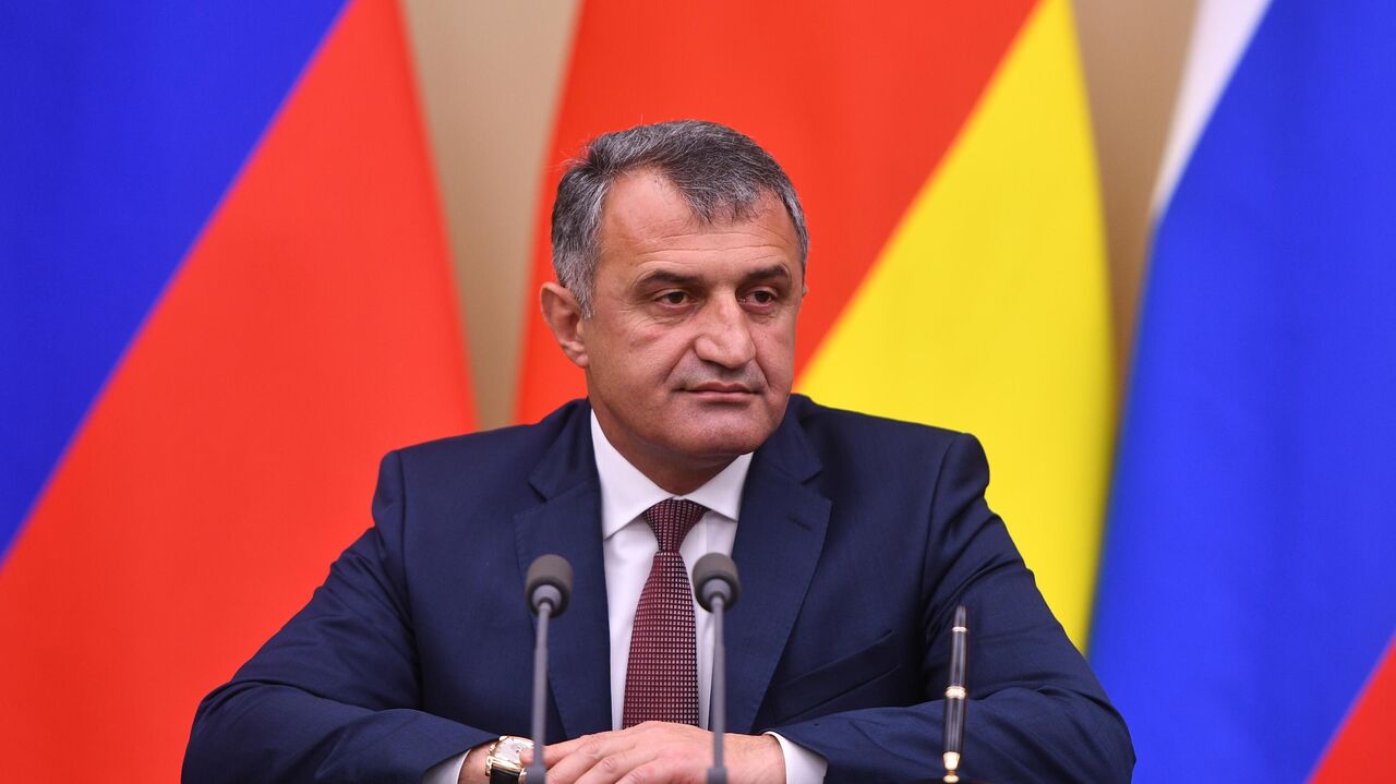 Анатолий Бибилов: в Южной Осетии нужно провести референдум о вхождении в Россию 