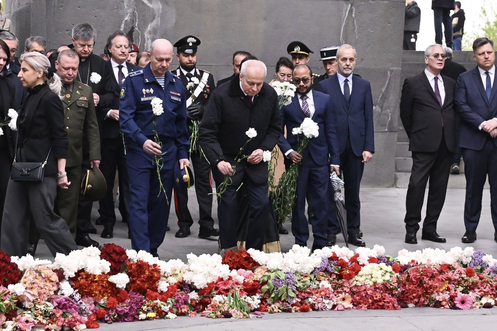 Посол Российской Федерации в Республике Армения почтил память жертв Геноцида армян в Цицернакаберде 