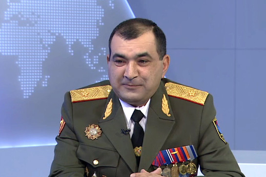 Генерал Хачатрян требует отменить указ о его увольнении 