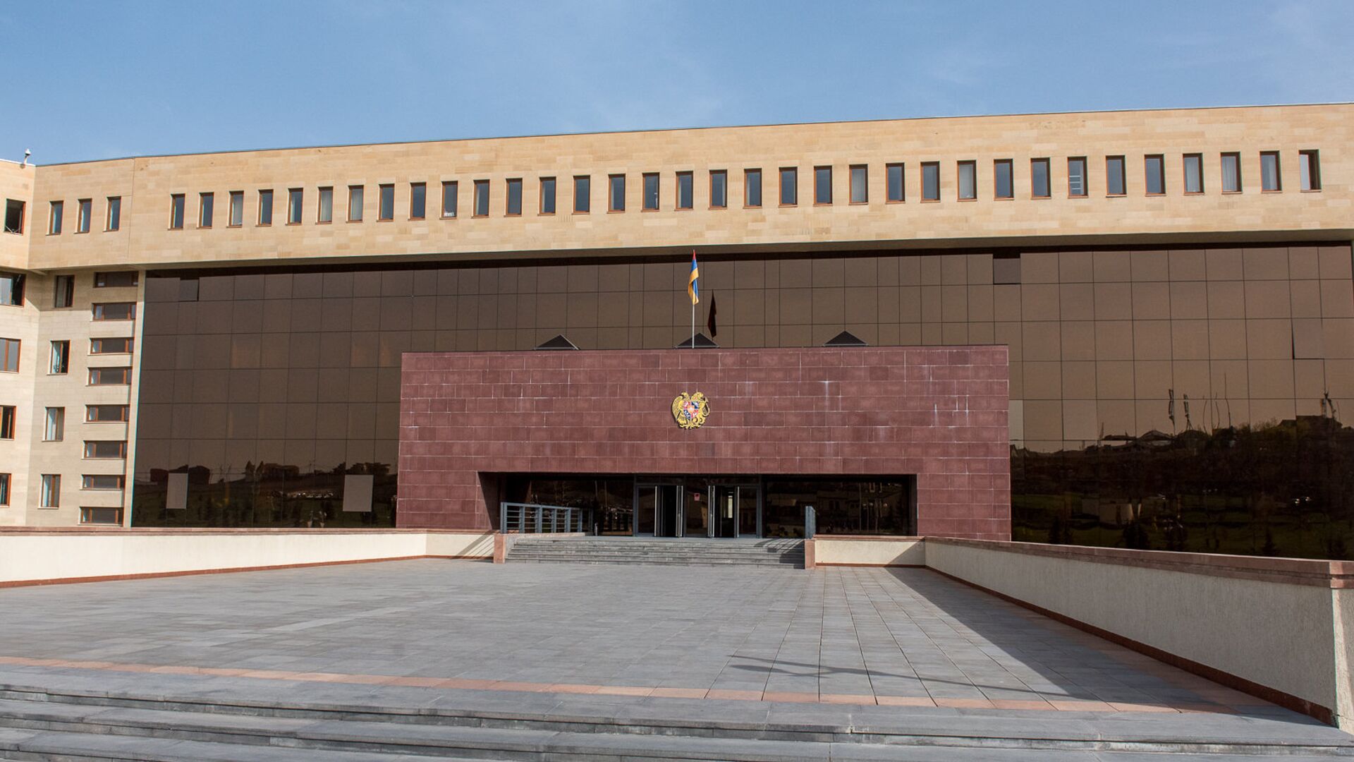 Минобороны Армении: ВС Азербайджана обстреляли армянские позиции в Сюнике 