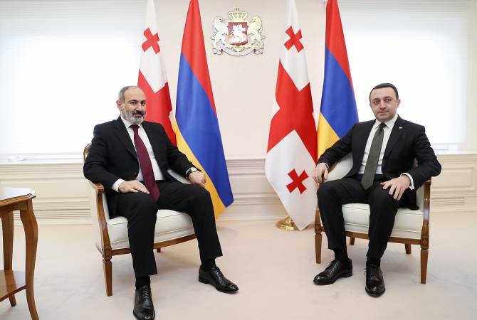 В Тбилиси состоялась приватная беседа премьер-министров Армении и Грузии 