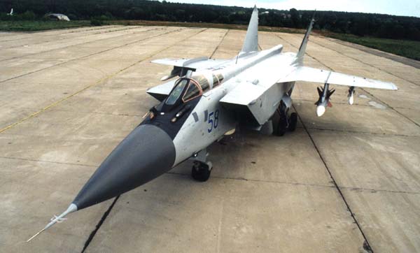 В России стартуют военные учения. В Пермский край переброшены истребители-перехватчики МиГ-31БМ 