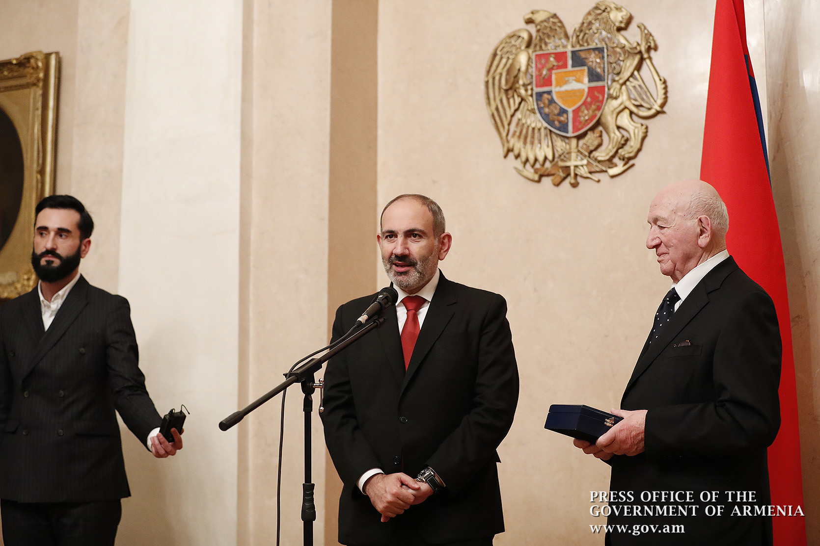Премьер-министр Армении наградил Никиту Симоняна орденом «За заслуги перед Отечеством» 1-ой степени 