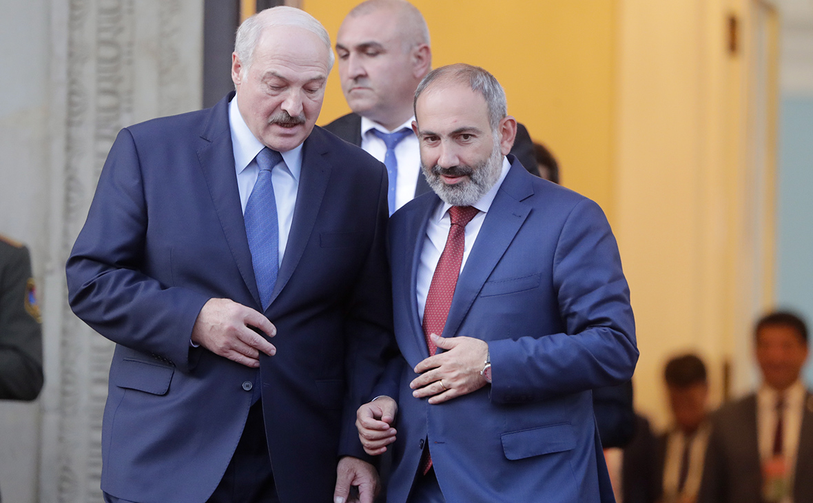 Пашинян поздравил Лукашенко с переизбранием 