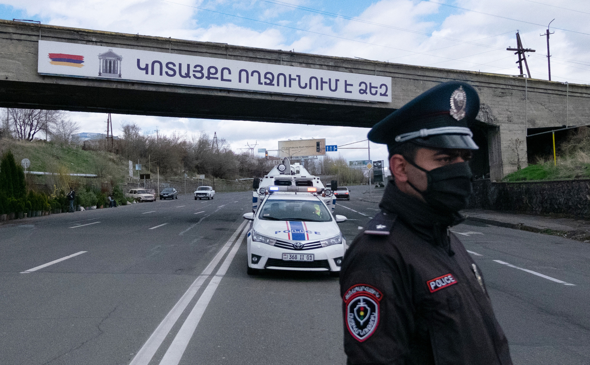 Запрет на въезд иностранцев в Армению воздушным путем снят, но визу можно получить только в посольствах 