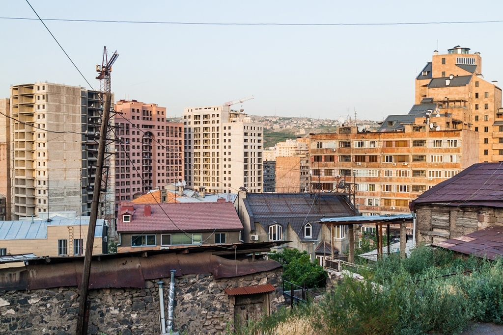 РБК: Массовый приезд россиян взвинтил цены на аренду жилья в Армении 