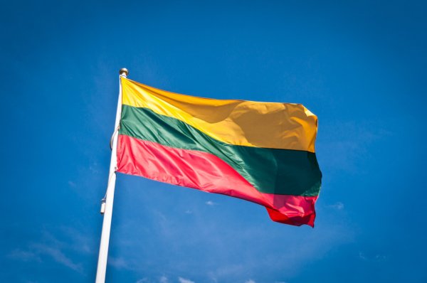 Десятки литовских деятелей культуры призвали Азербайджан ускорить возвращение военнопленных 