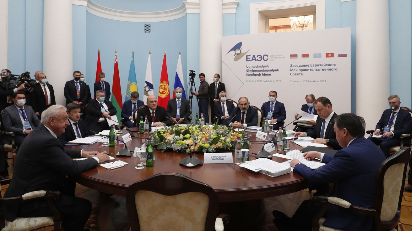 В Ереване премьер Мишустин провел ряд двусторонних встреч с коллегами  