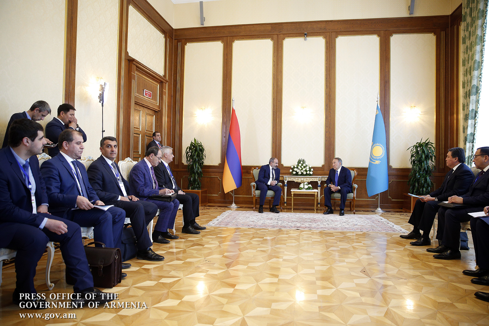 Назарбаев: Казахстан открыт для армянского бизнеса и товаров 