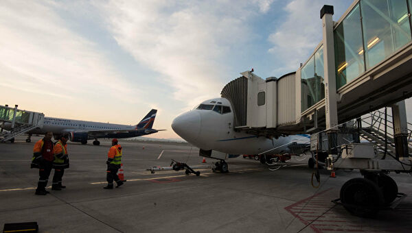 Самолет главы МИД Армении не смог вылететь в Душанбе из-за неполадок 