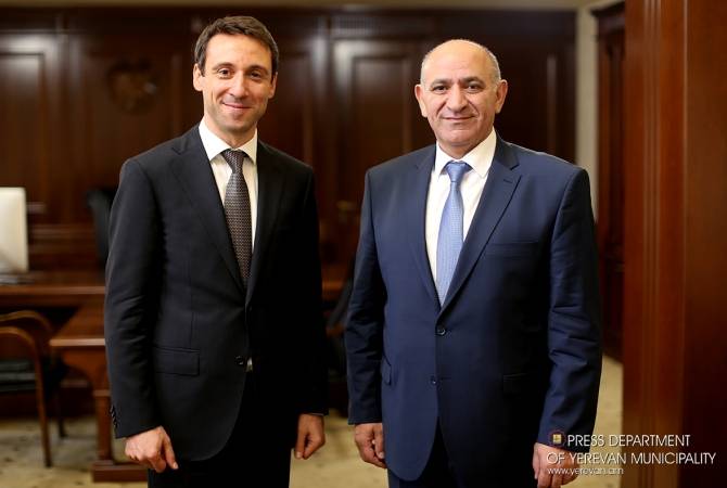 Новый мэр Еревана провел встречу с градоначальником Степанакерта 