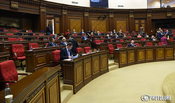 Дашнаки постарались. Парламент Армении повторно отклонил поправки в Избирательный кодекс 