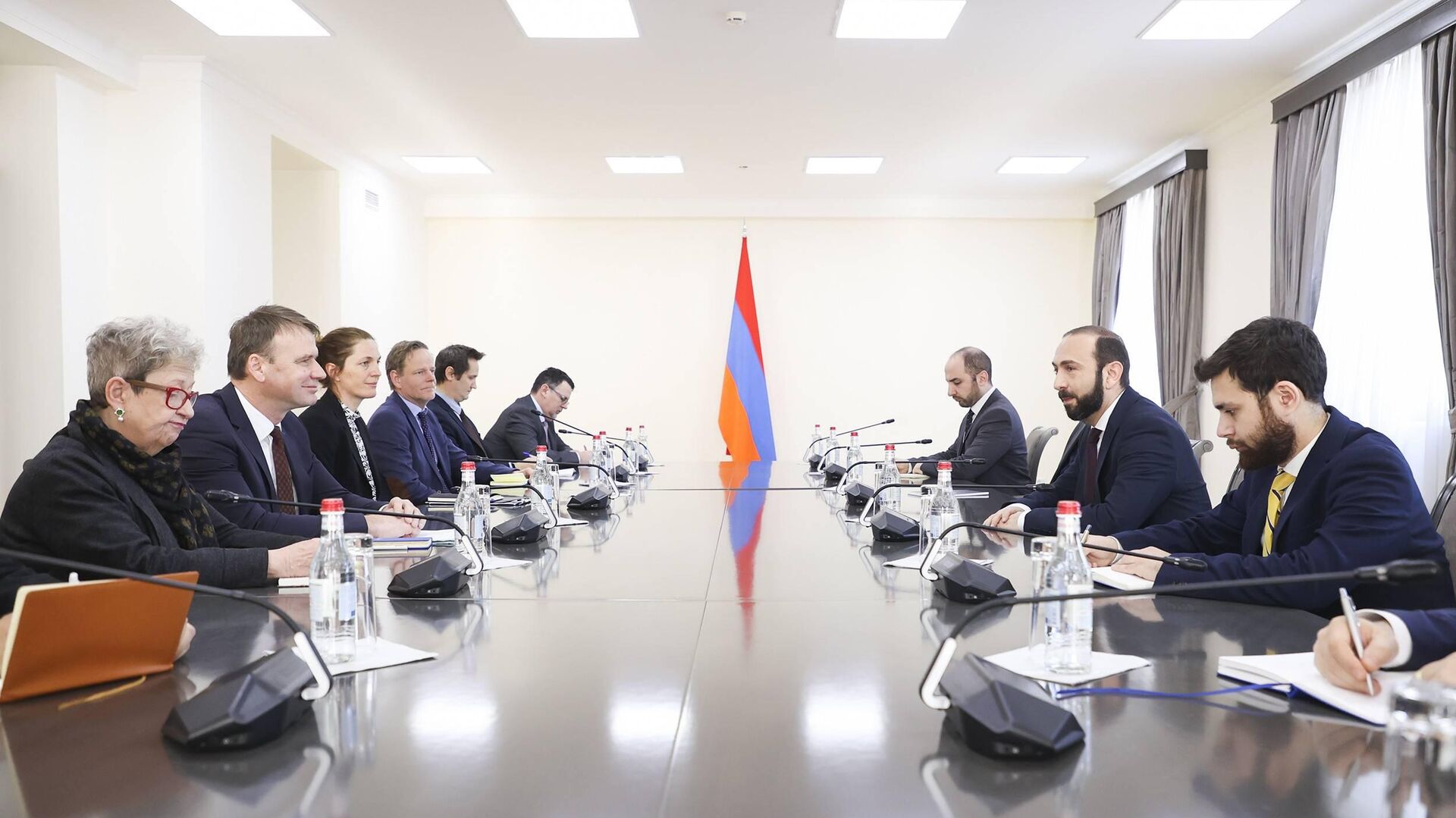 Мирзоян: Армения готова продолжить сотрудничество с миссией наблюдателей ЕС 
