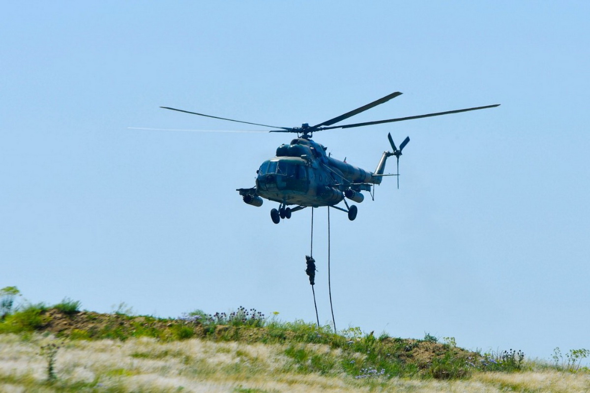 Вертолеты России провели учения в Таджикистане на фоне обострения ситуации в Афганистане 