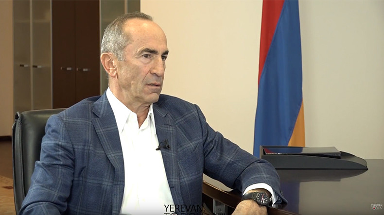 Роберт Кочарян «Коммерсанту»: «Я почувствовал химию между мной и президентом России» 