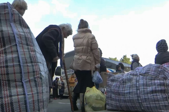 Граждане, потерявшие дома в Арцахе, получат компенсации в размере 300 тысяч драмов. Компенсация предоставляется каждому члену семьи 