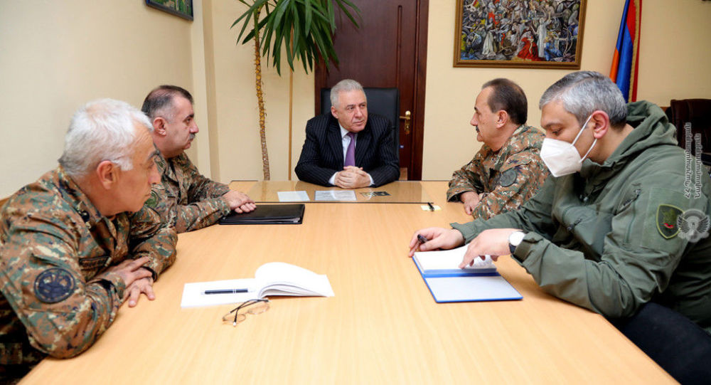 Министр обороны Армении обсудил вопросы инженерного обеспечения войск  