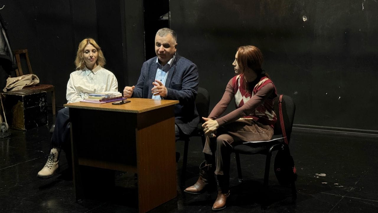 Встреча студентов арцахского театрального курса с Юрием Навояном 