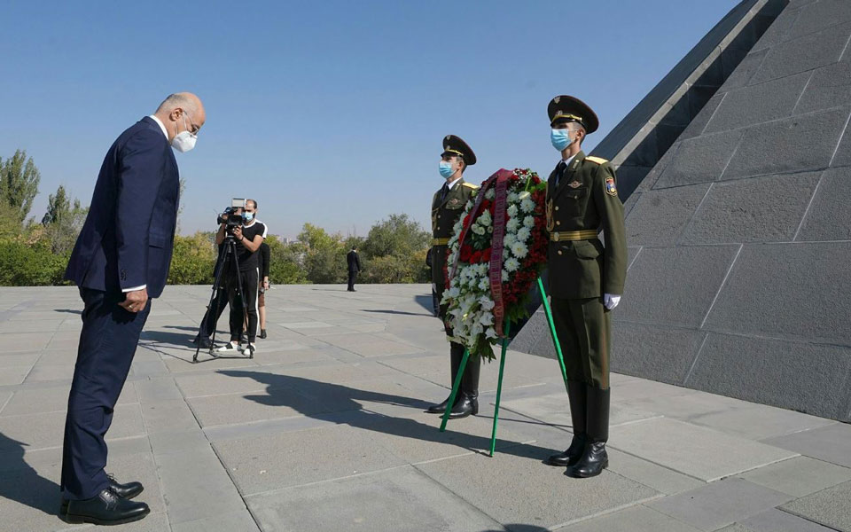 В Греции поминают жертв Геноцида армян. Министр иностранных дел сделал запись 