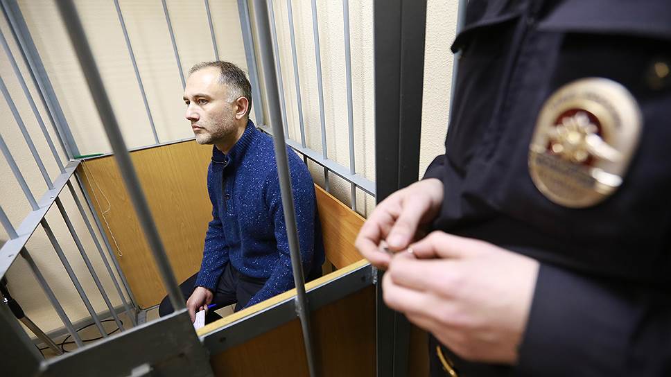 Суд на три месяца продлил арест бывшему вице-губернатору Петербурга Марату Оганесяну 