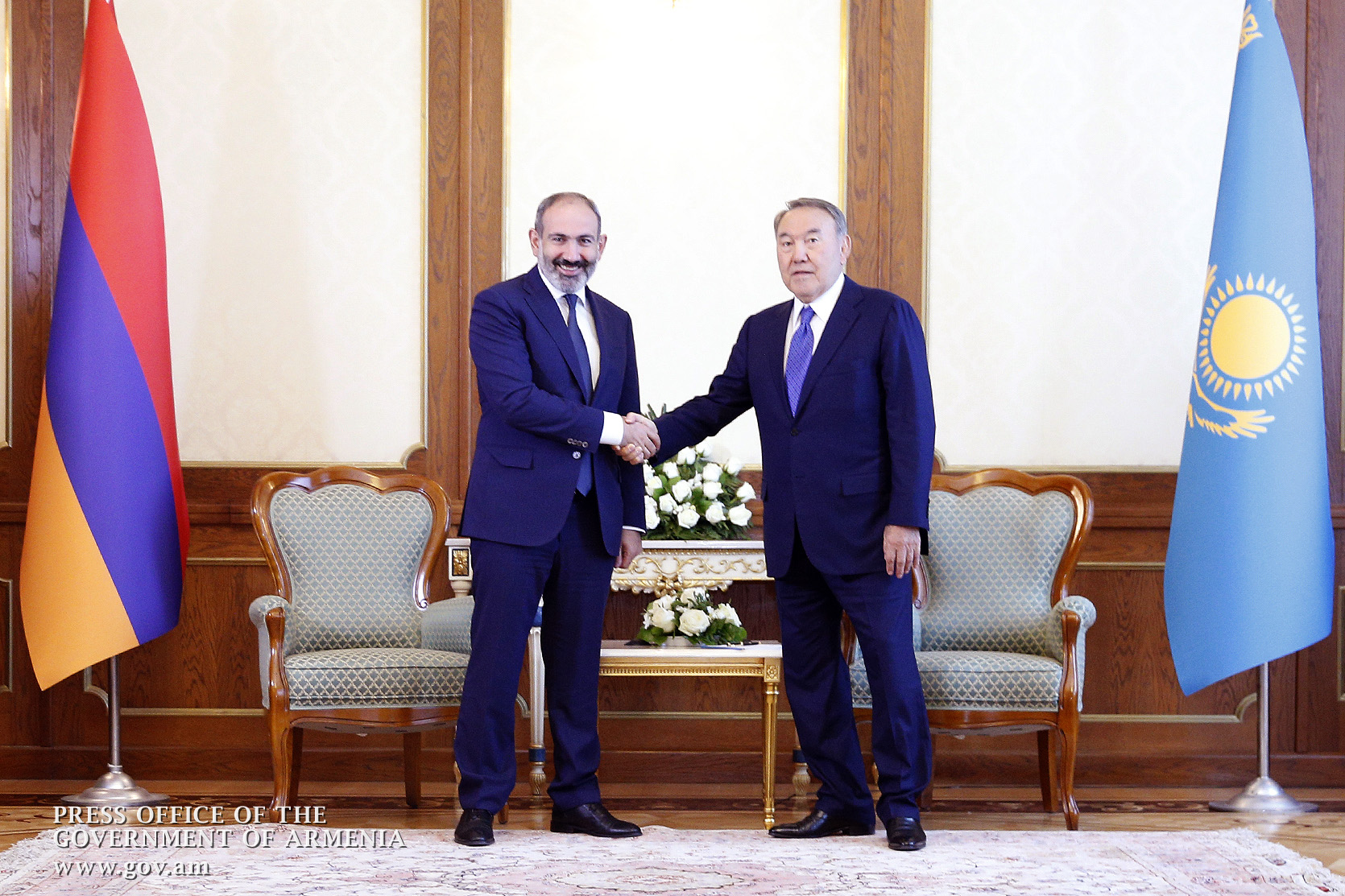 Назарбаев об армяно-азербайджанских отношениях: вопросы должны решаться путем мирных переговоров 