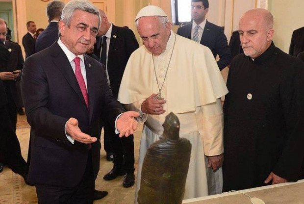 Папа Римский Франциск в садах Ватикана освятит скульптуру Григора Нарекаци 