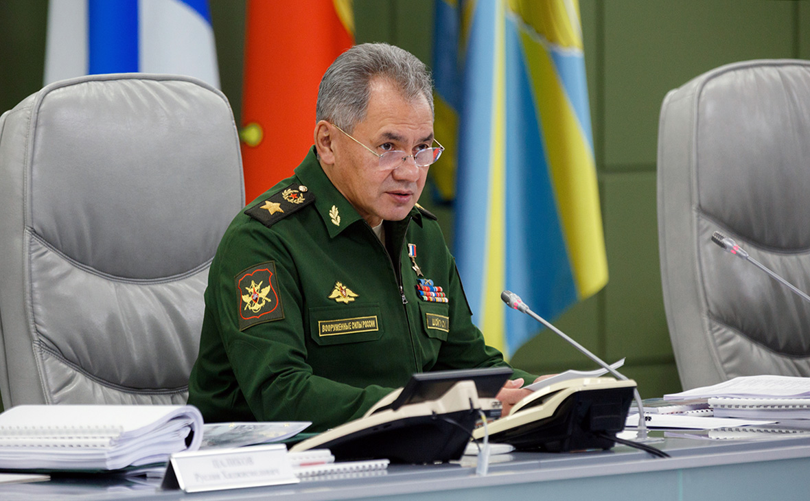 Шойгу рассказал офицерам про некие анонимные силы, которые вредят России 